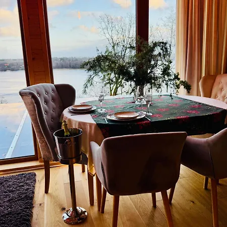 Lakeview Domeknakaszubach 別荘 Parchowo